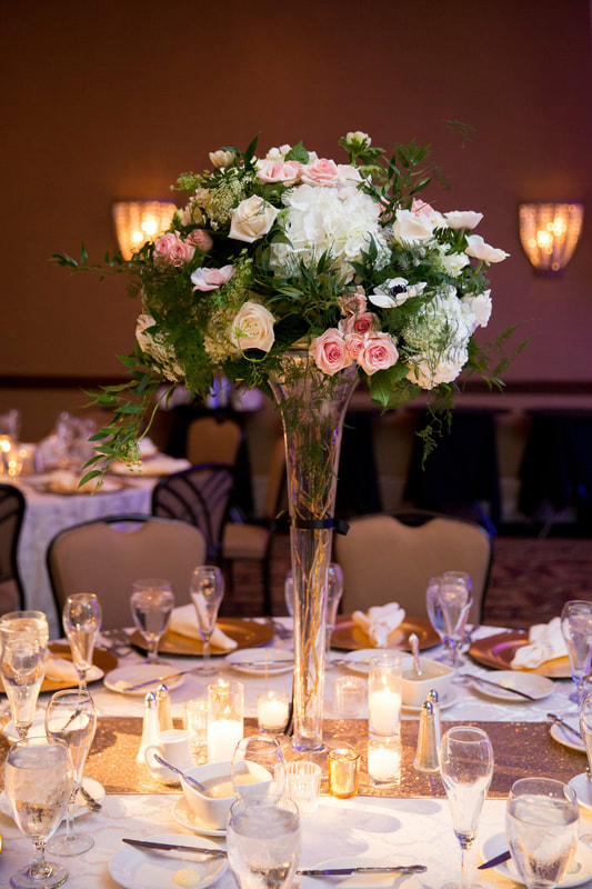 The Scottsdale Resort at McCormick Ranch, The Scottsdale Resort at McCormick Ranch wedding, wedding florist, Scottsdale wedding florist, fresh flowers, Phoenix wedding florist, Scottsdale wedding planner, Scottsdale wedding planning, Chandler wedding flroist
